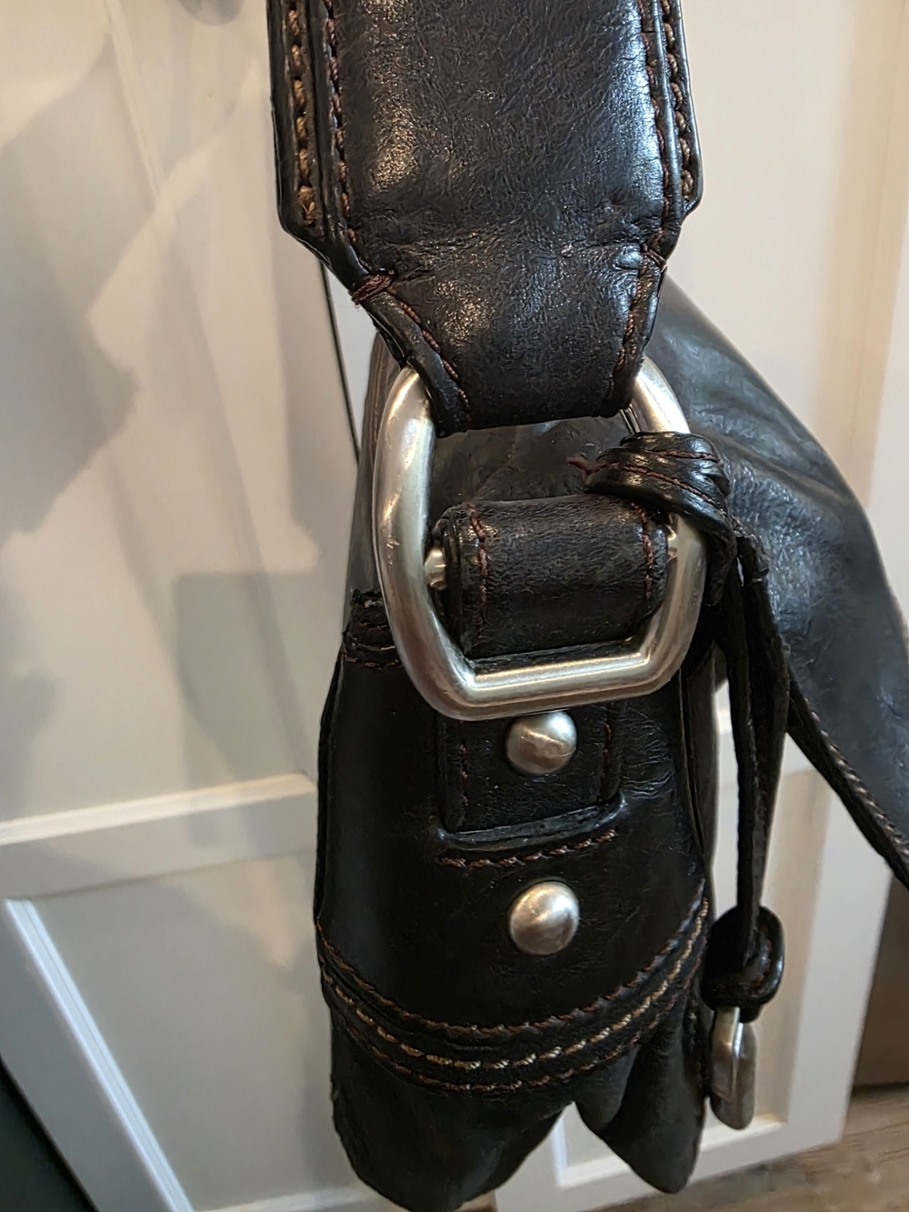 Fossil Vintage Black Leather Flap Closure Shoulder Bag - Picture 2 of 11